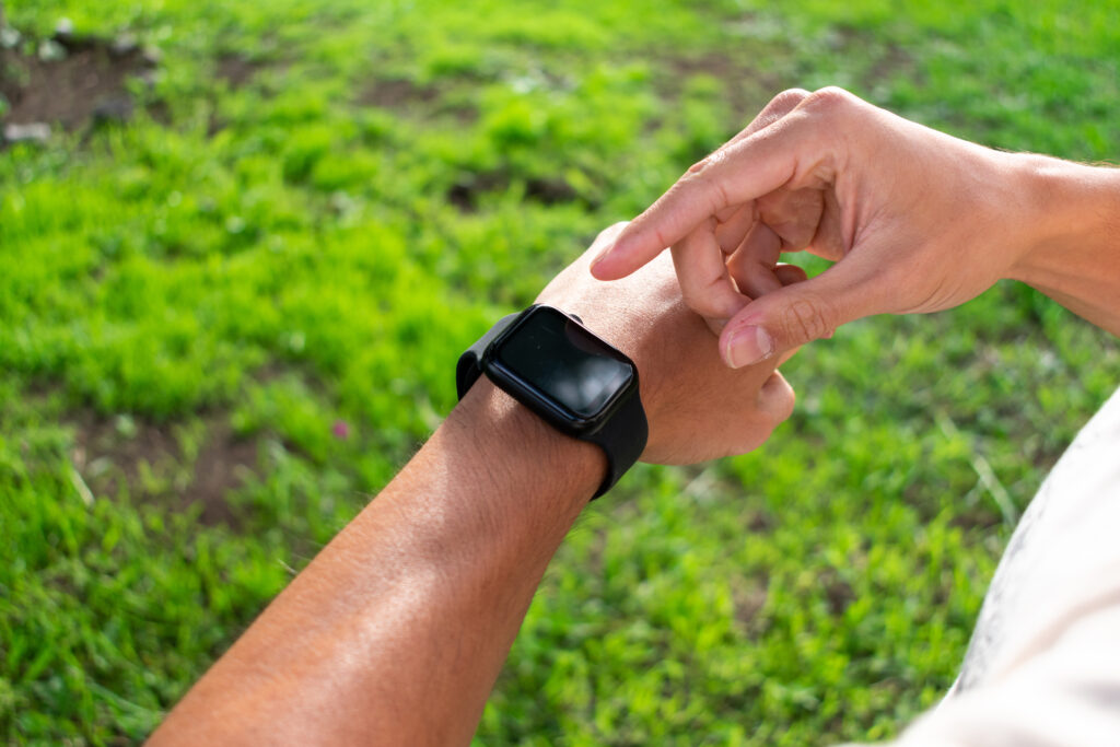Smartwatch in 3 Important Considerations When Designing Wearable Products Blog 